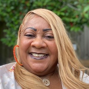 Meet your Posher, Sharon